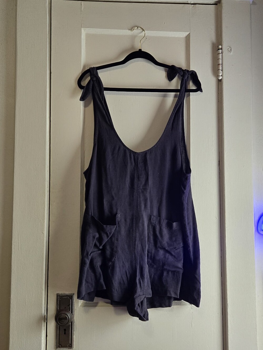 Arizona Jean Company Black Tie-Shoulder Scoop Romper